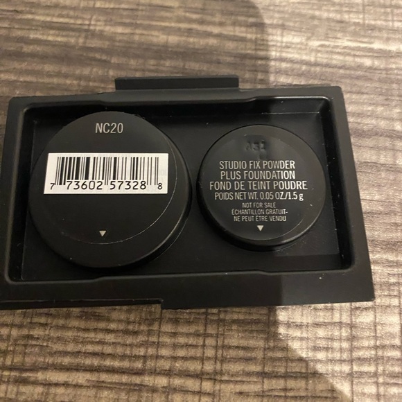 M.A.C bundle - Picture 3 of 6